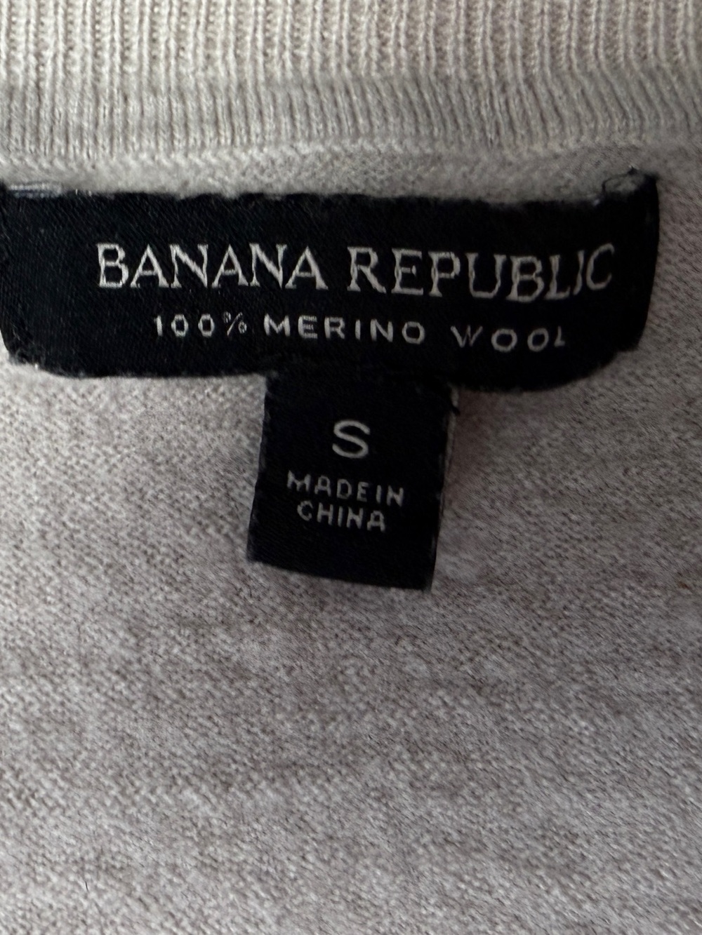 Banana Republic Extra Fine Merino Wool V-Neck Sweater Tan S - Picture 4 of 7